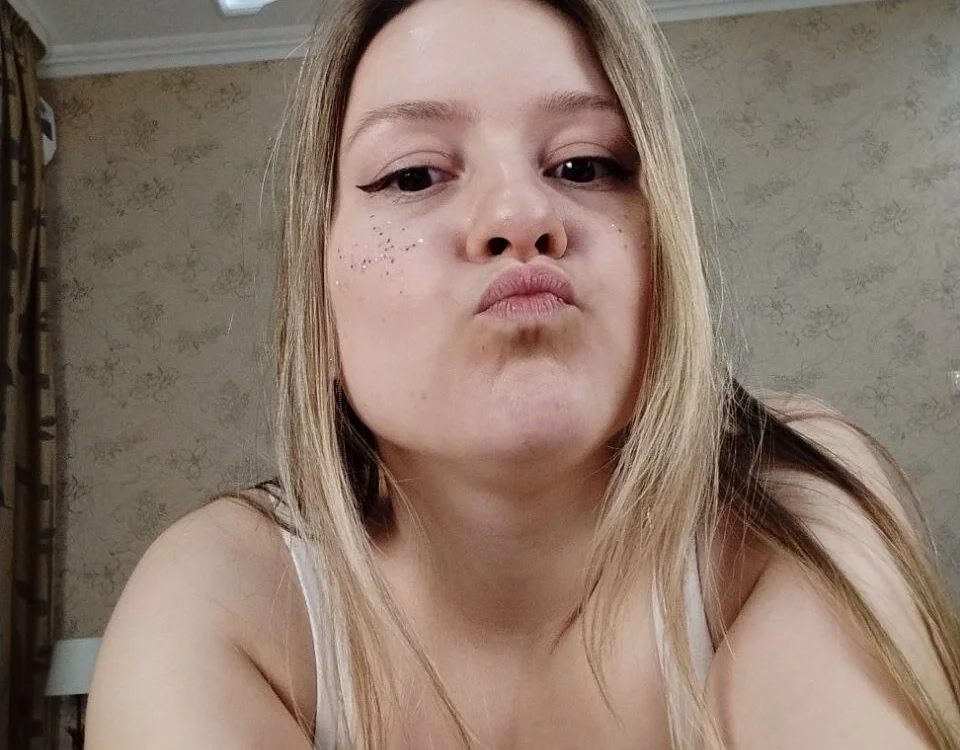 lolalees_lee's Offline XXX Chat