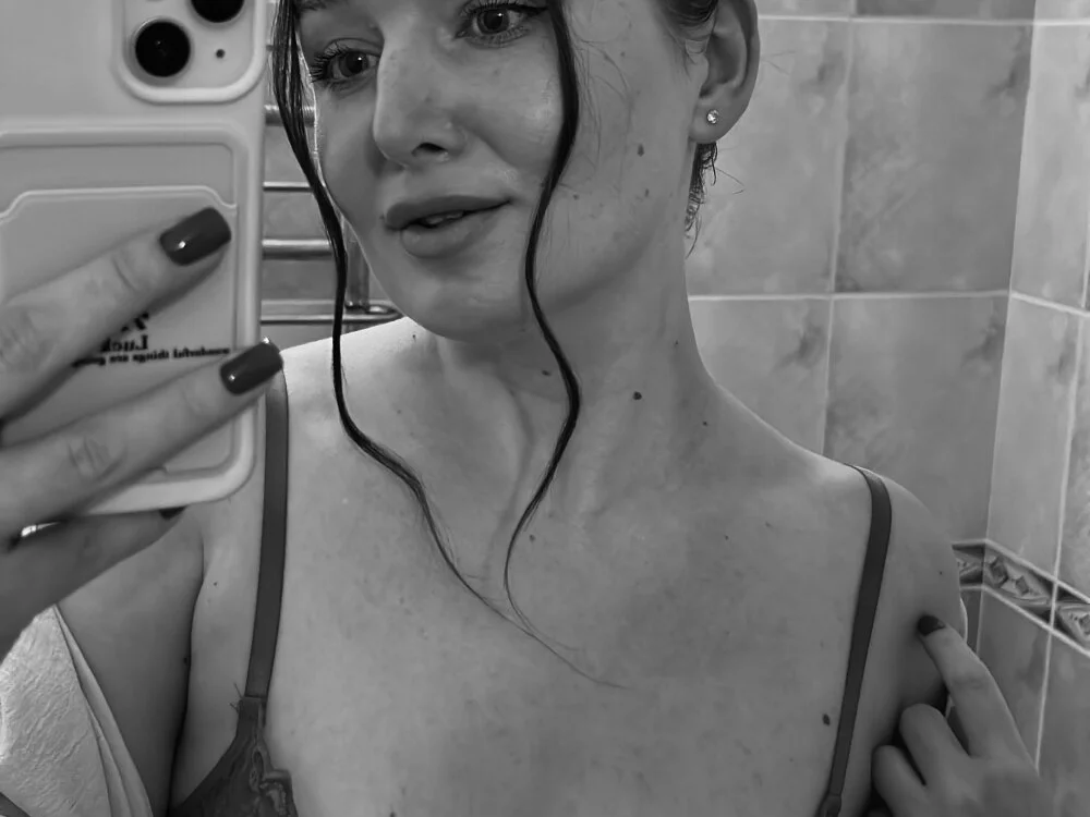 Офлайн-чат XXX LilianaSwetx