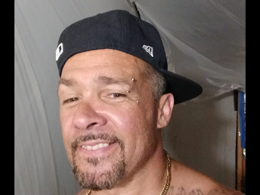 Cubanpipe936's Offline Chat Room
