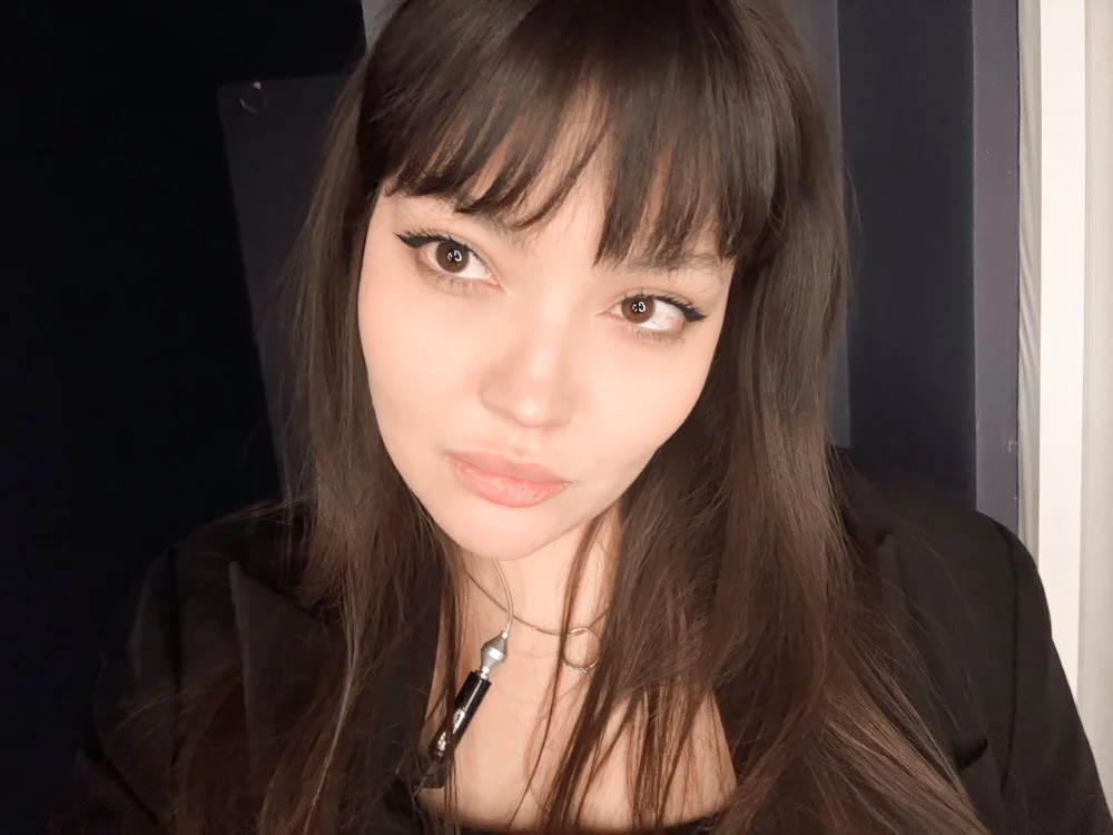 AlishaVelvet cam model