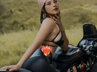 Kira33_'s webcam live show