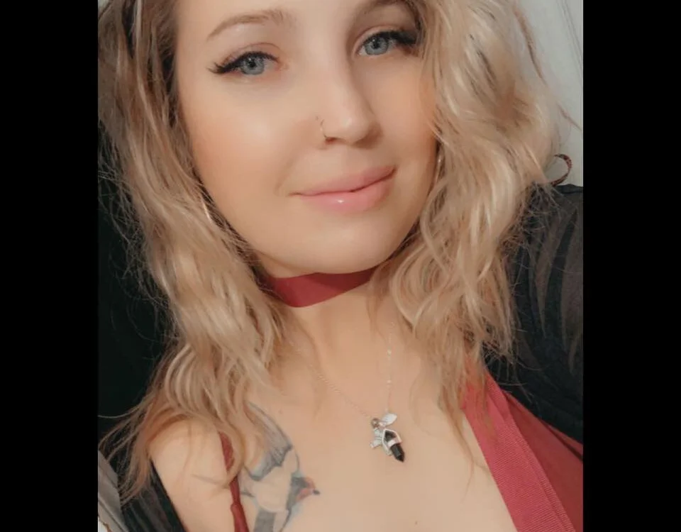 Hailayy1's Offline Chat Room
