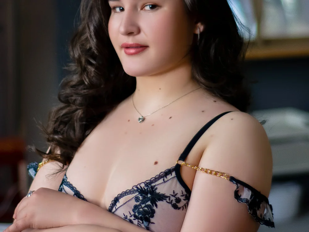 AfinaDj's Offline XXX Chat