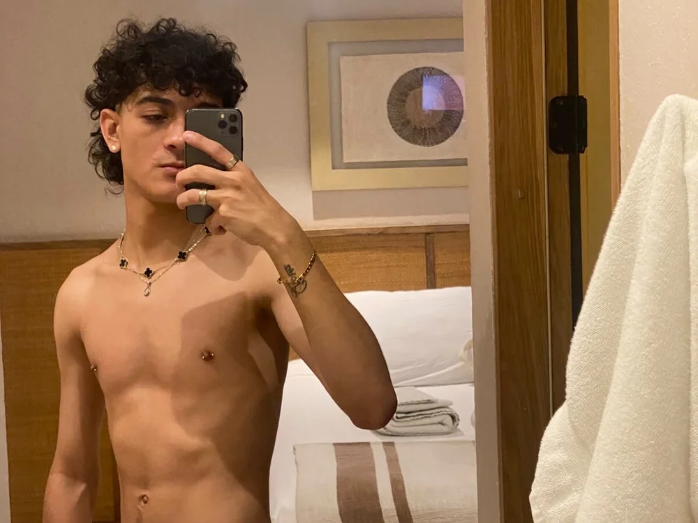 sam__cuteen Offline XXX chat