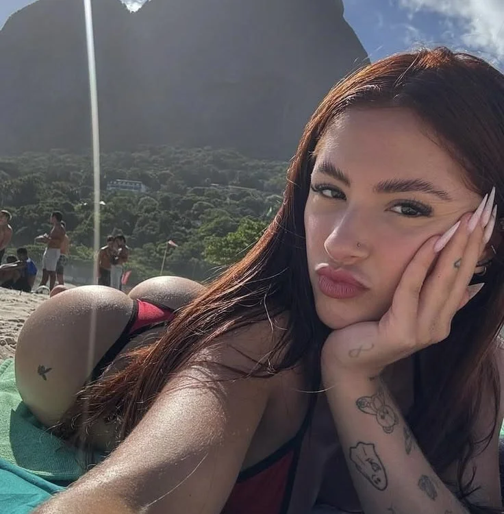 Xoootudona's most recent online preview