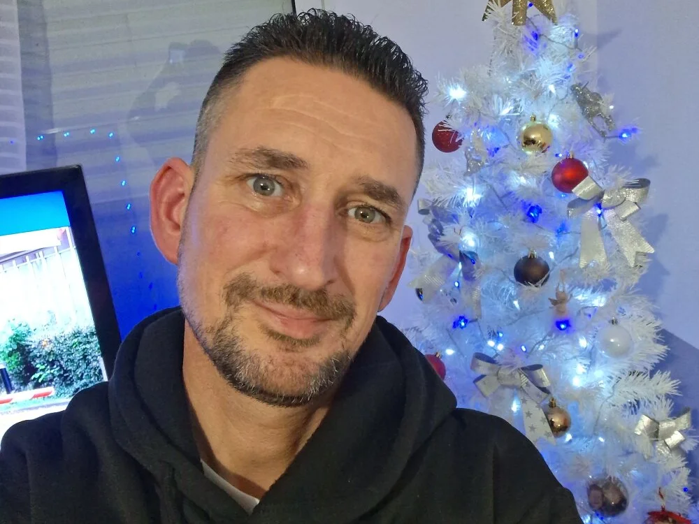 cariste44 Offline XXX-chat