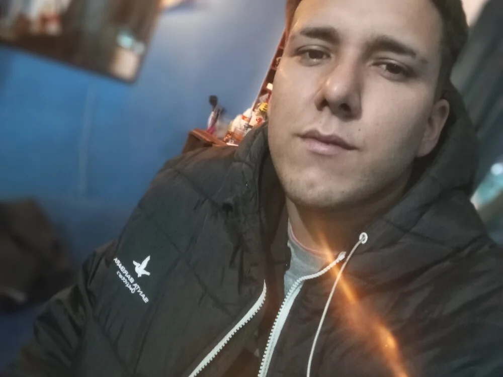 Chatroom XXX hors ligne de andersonuy25