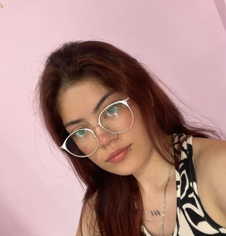 lena_sr1's Offline XXX Chat