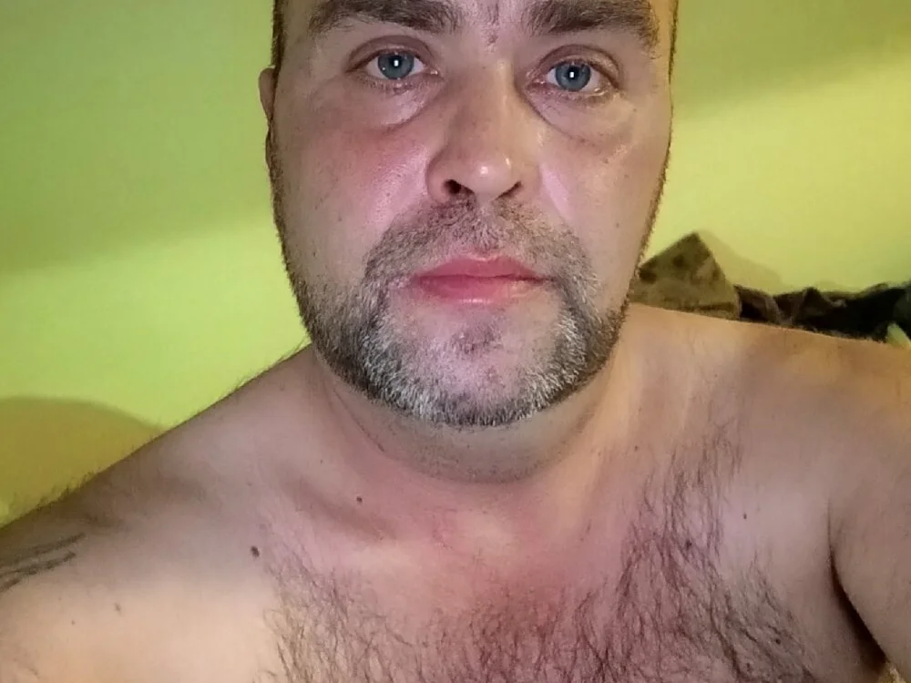 PawelEichmann 离线XXX聊天