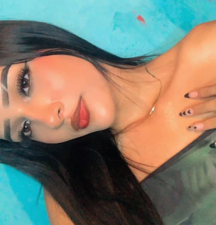 vanessa_111's Offline Chat Room