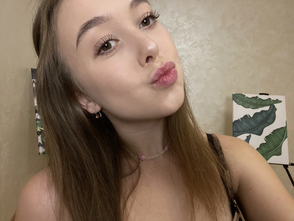 Kelly_Levis' Offline Chat Room