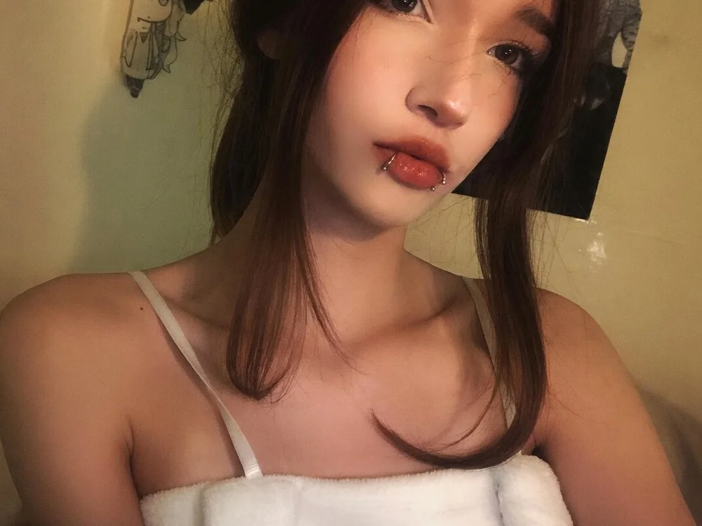 WenFarella's Offline XXX Chat