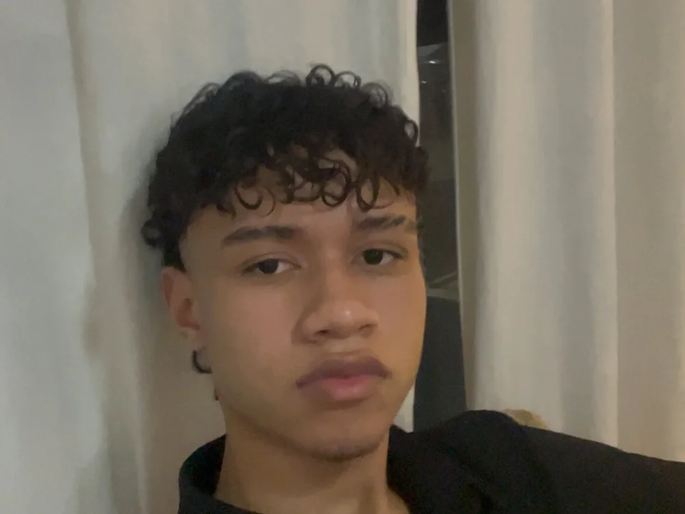 Jhansen155's Offline Chat Room