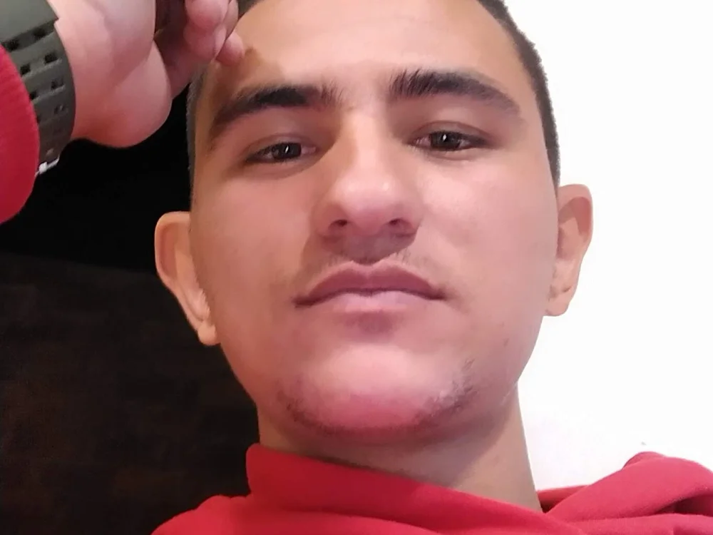 andres_gomez's Offline XXX Chat