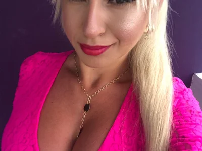 Bornforporn_ on StripChat