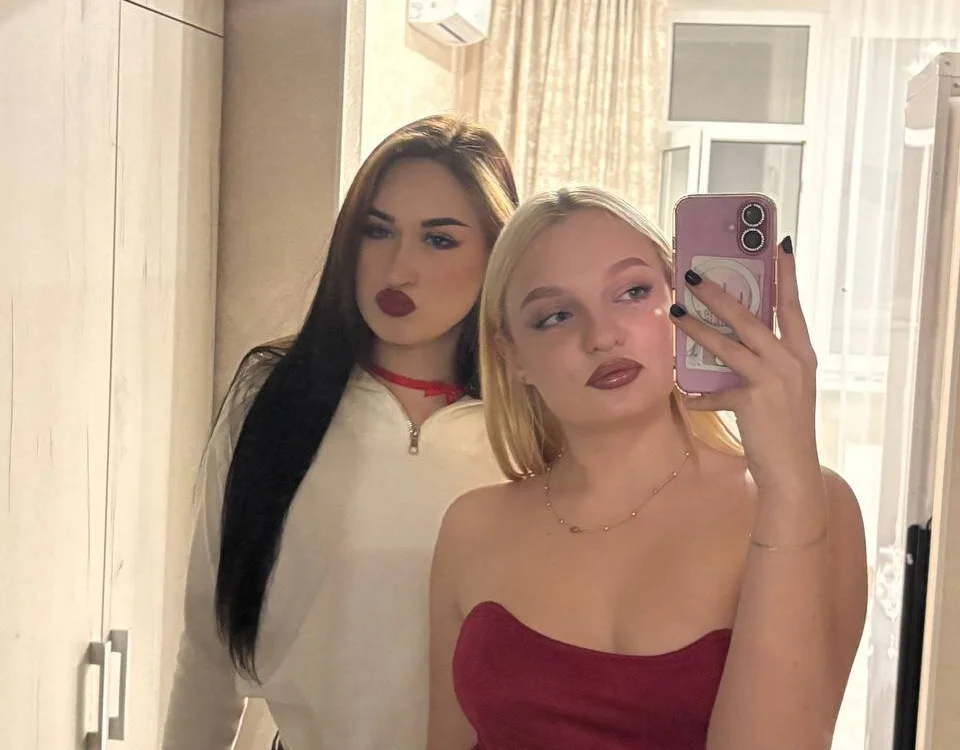 JaneeLucas: офлайн-секс-чат