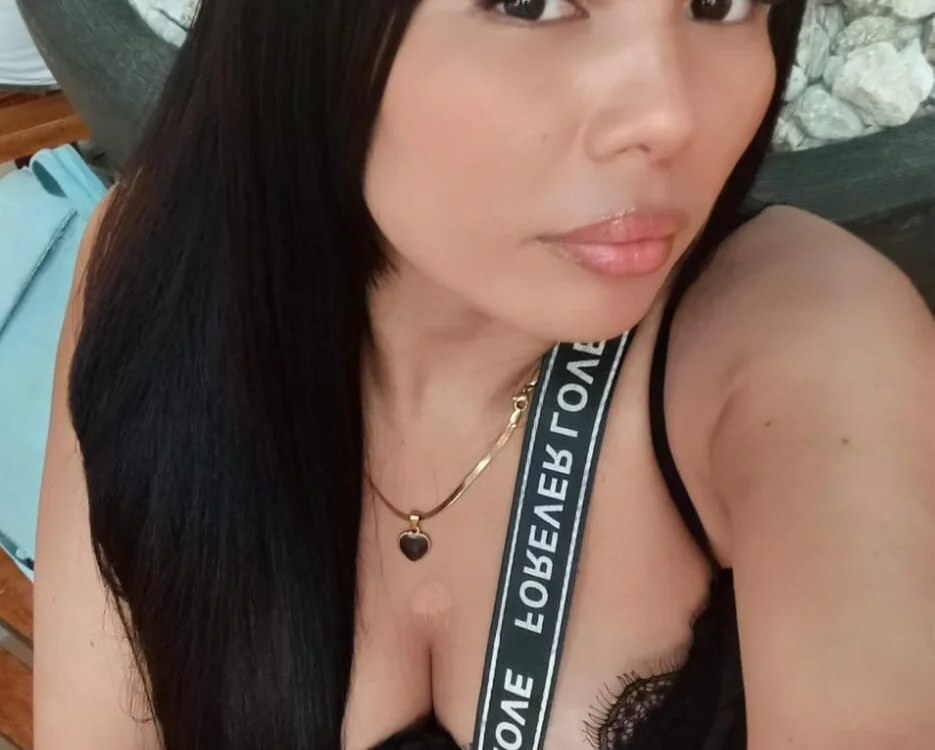 celeste_rosse2's Offline Chat Room