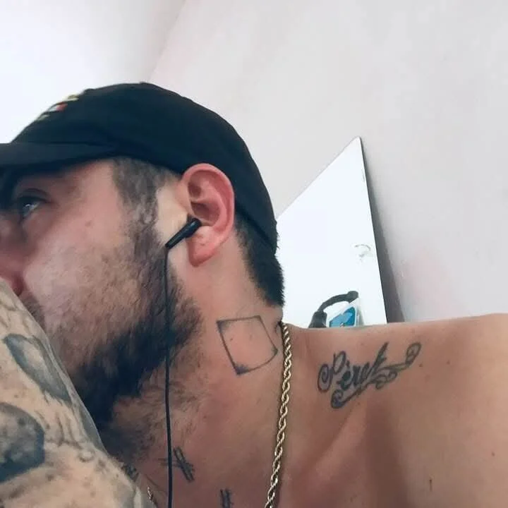 Ianbadillo's Offline XXX Chat