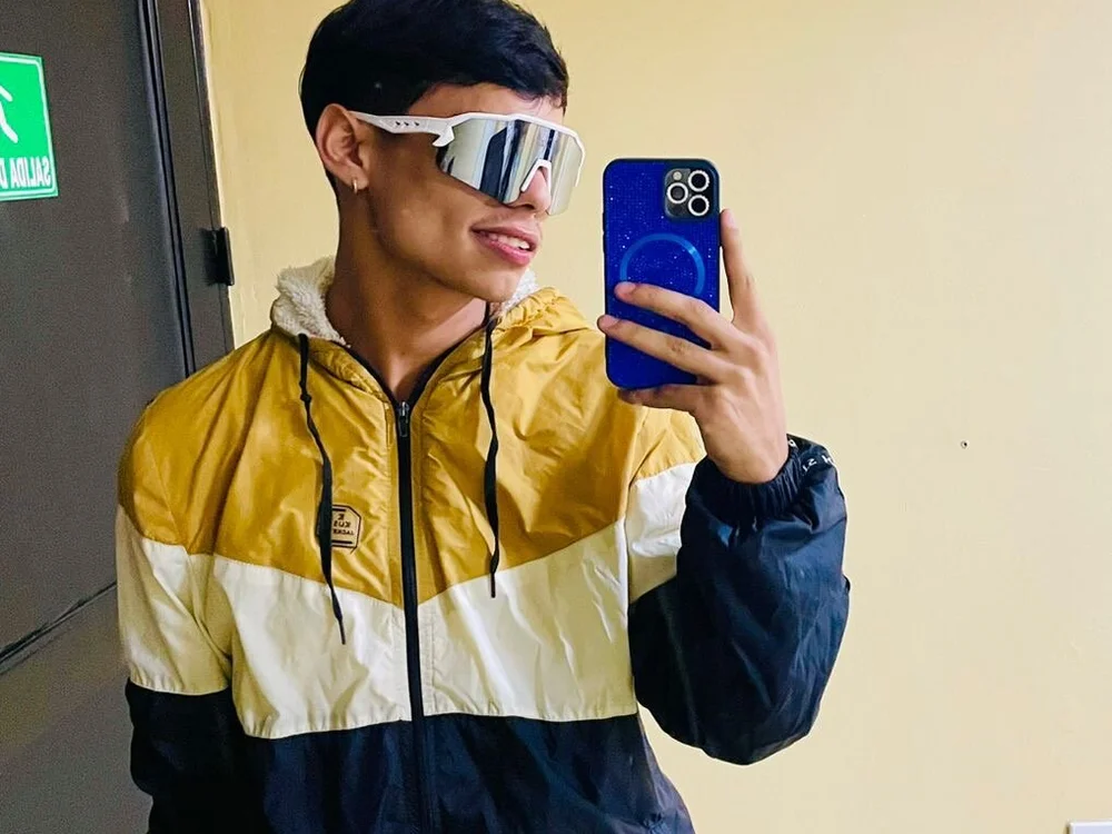 Dayron_lee_ cam model