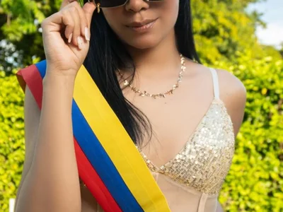 Auri__ private show