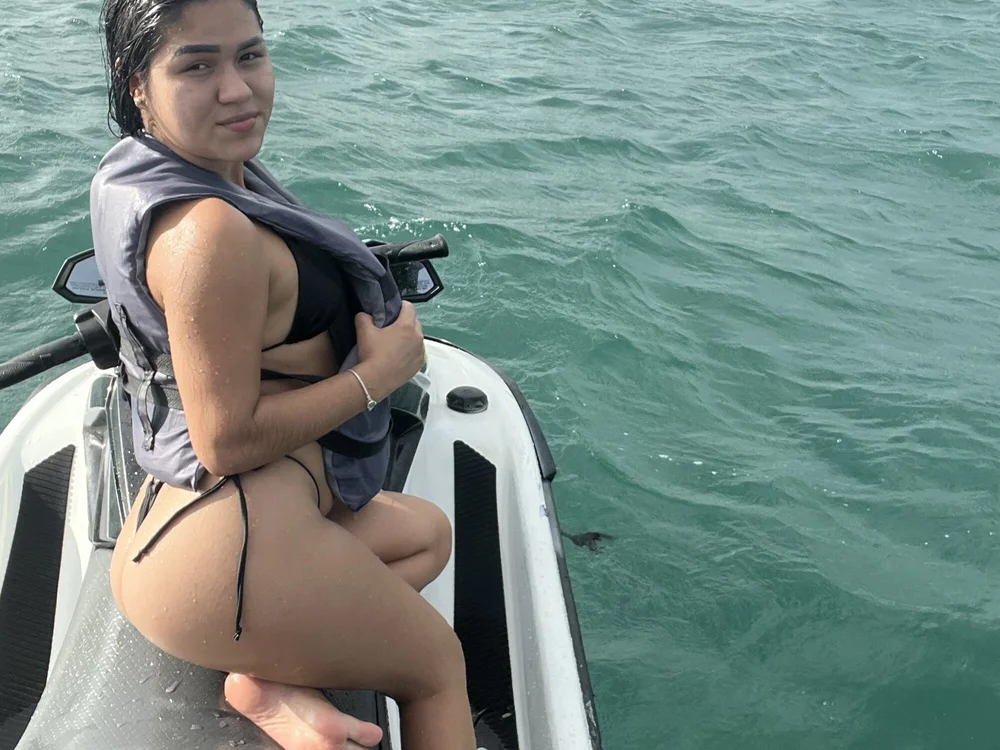 Daniela22k's Offline Chat Room