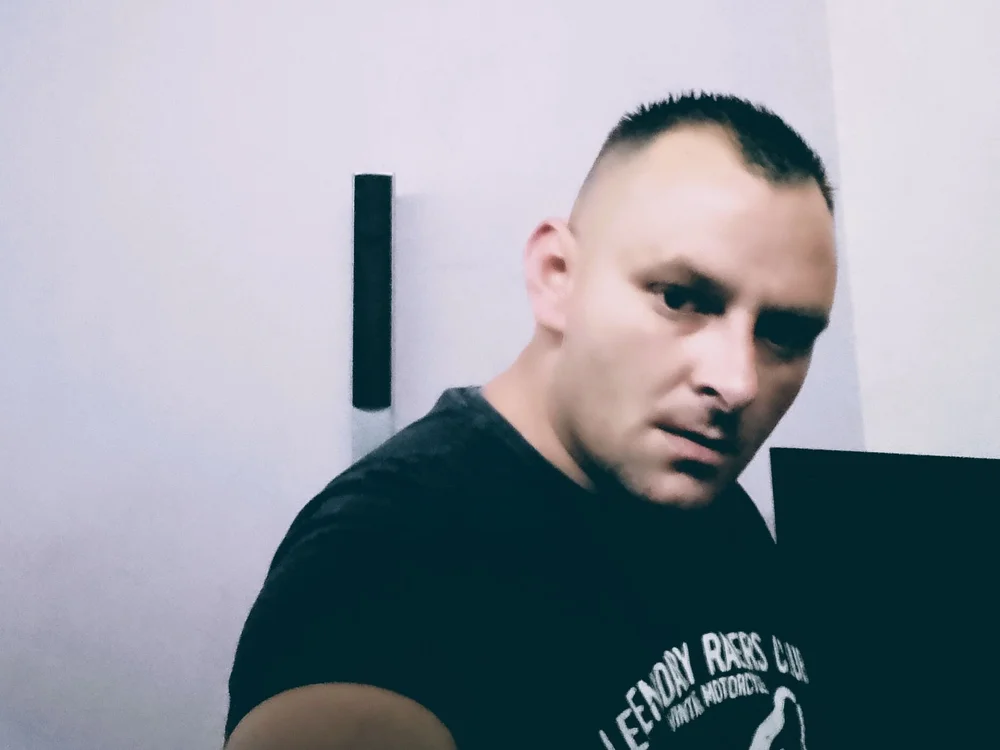 lukasz880808's Offline XXX Chat