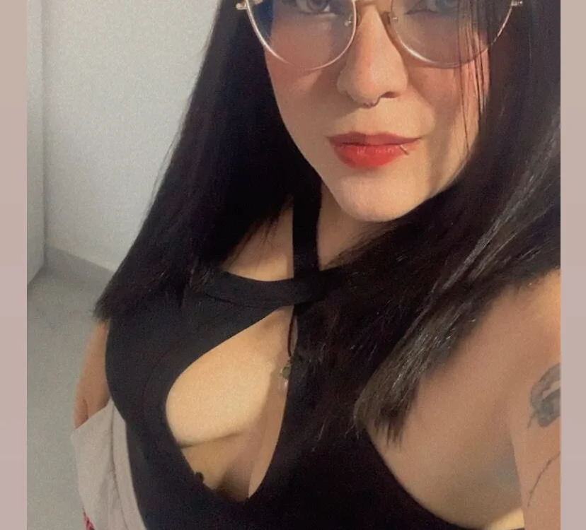 Offline chatovací místnost Emmaa_Jones2