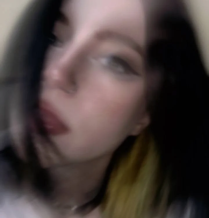 arielabradberry Offline XXX-Chat