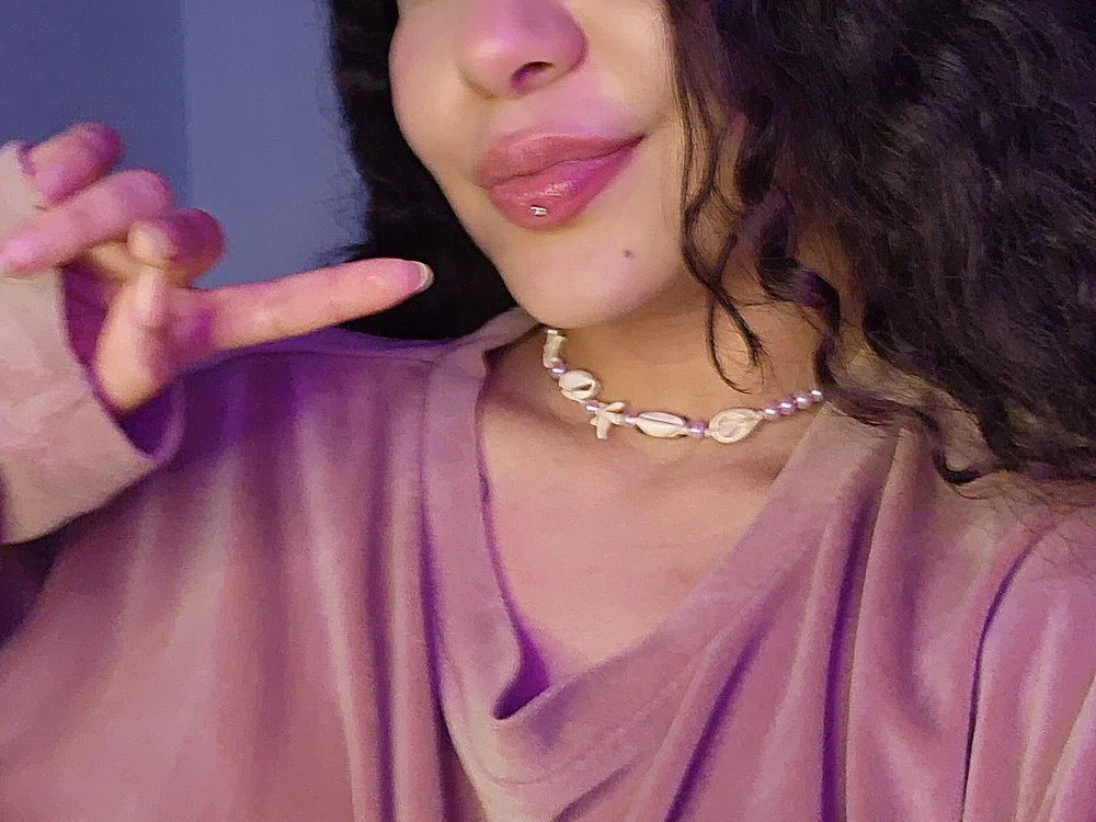 alexa_cherry_ অফলাইন চ্যাট রুম