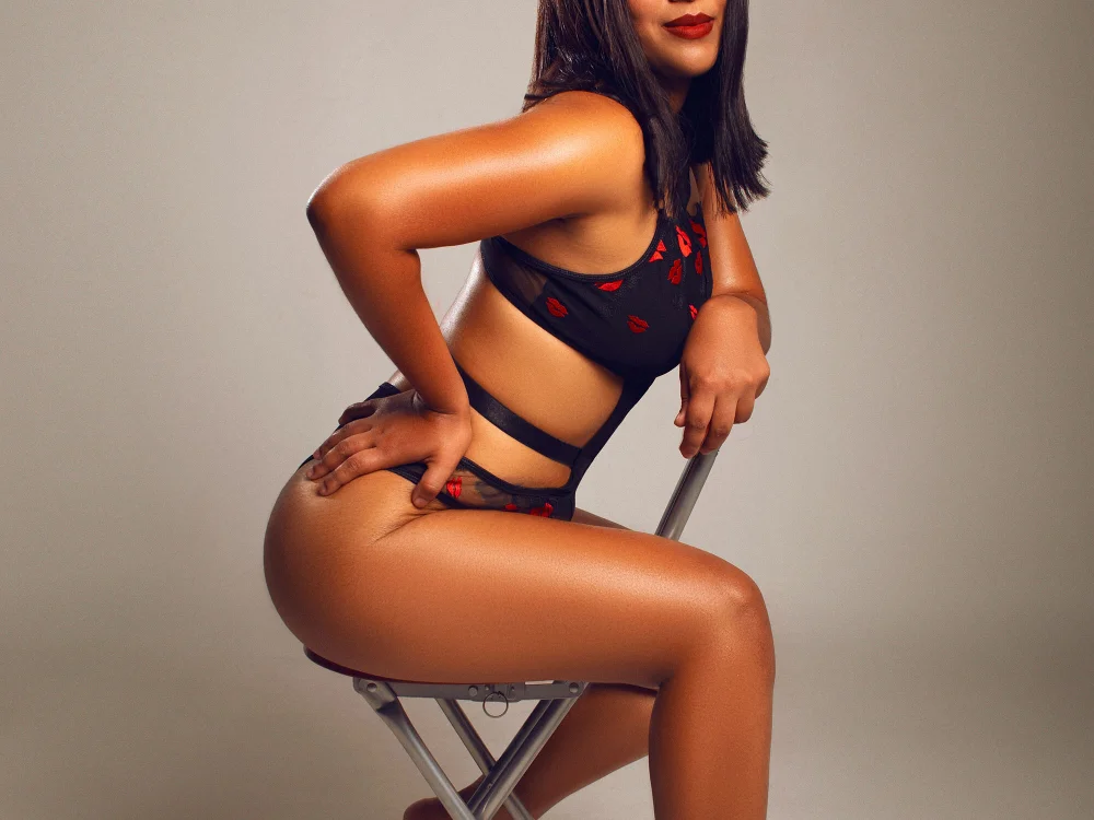 StaceyJones_'s Offline XXX Chat