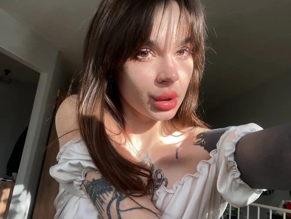 xx_lily's Offline XXX Chat