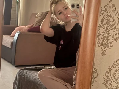 Selmirea Female Petite XXX Cam