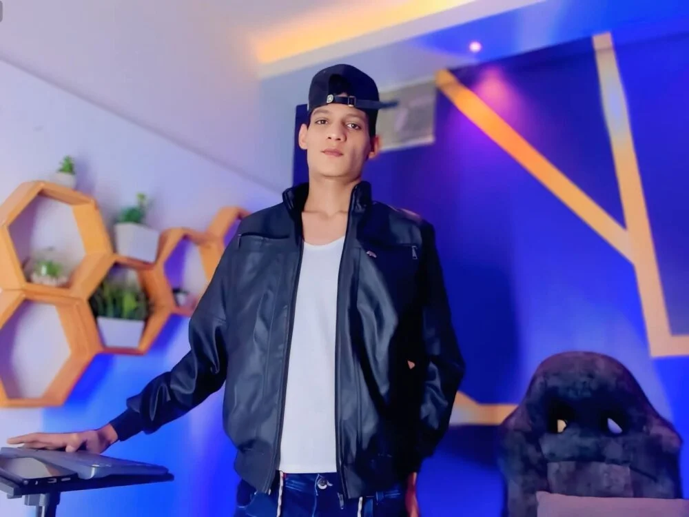 Offline XXX chat PleasureGuys