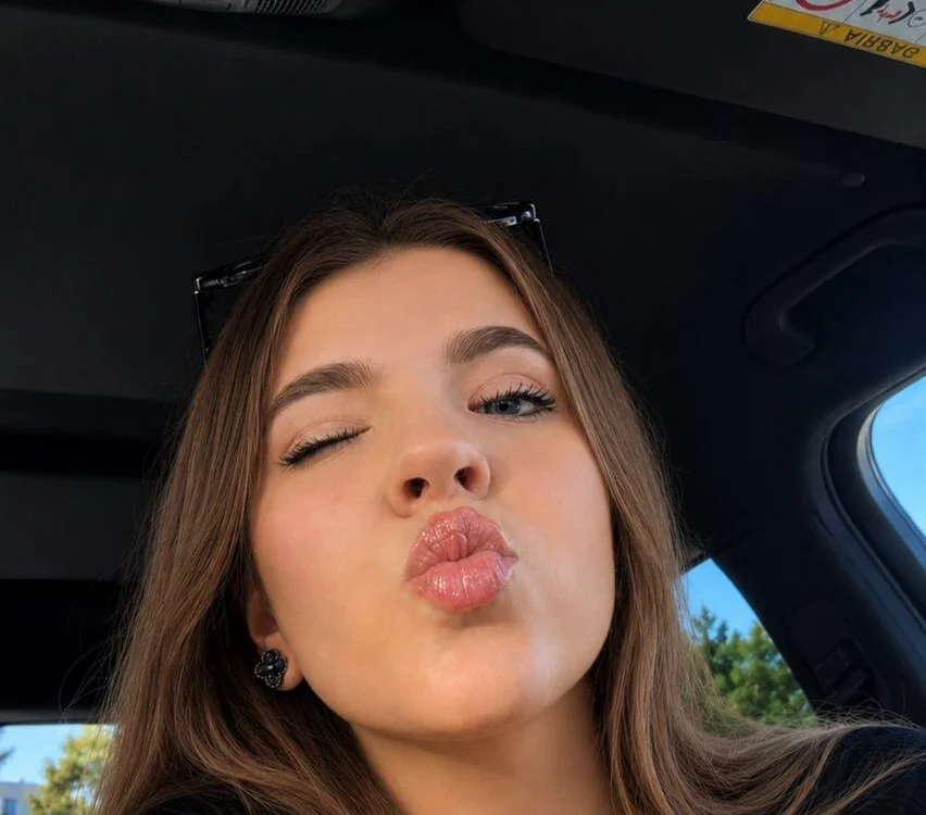 Offline XXX chat Khrysalith_Bird