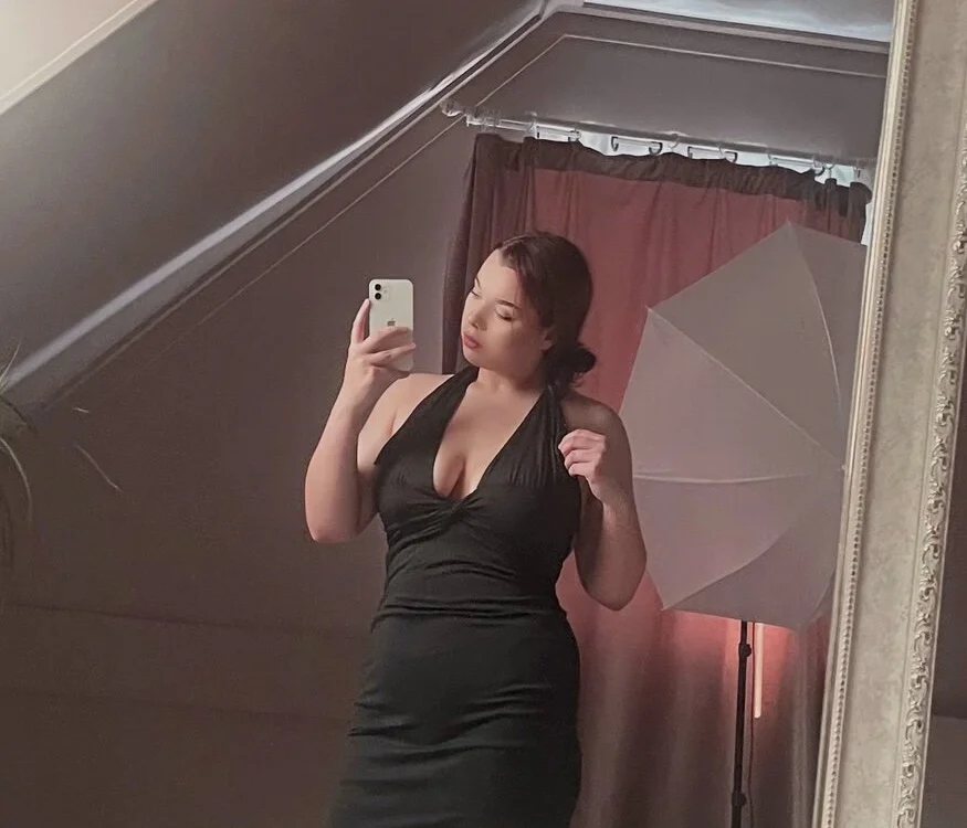 Maidie_Megan's Offline XXX Chat