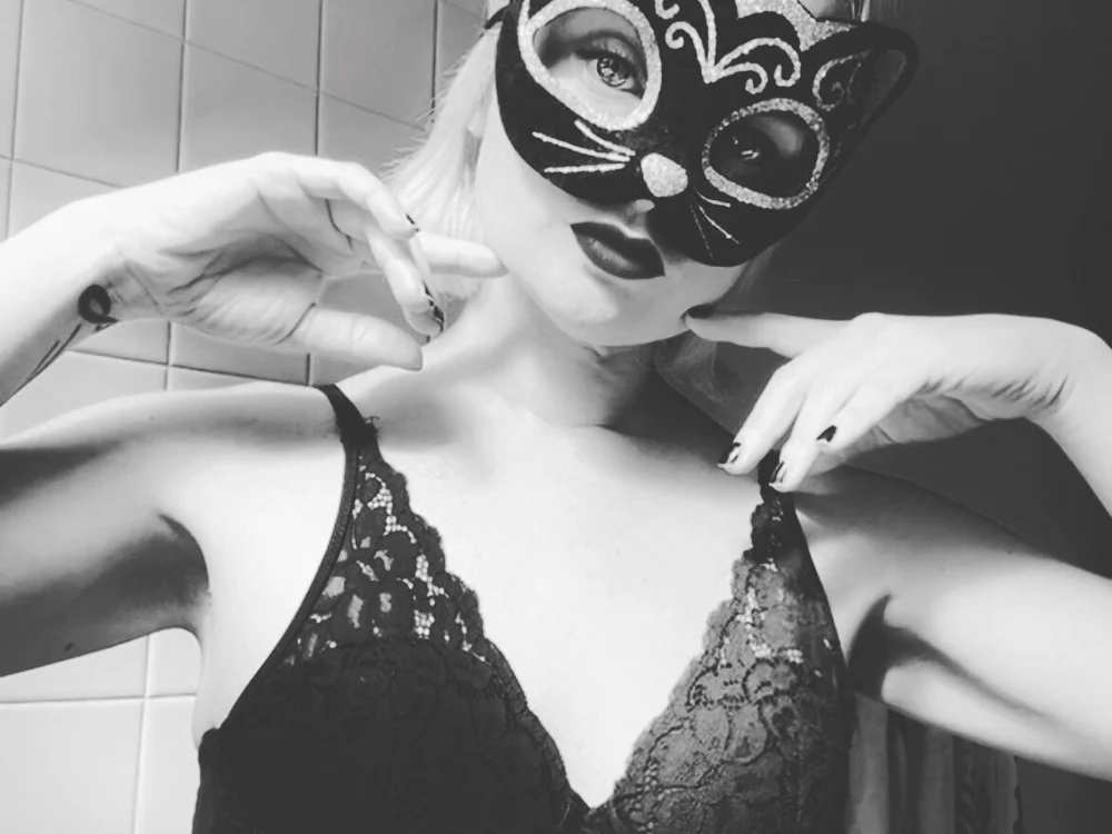 Kittykat_muse's Offline Chat Room