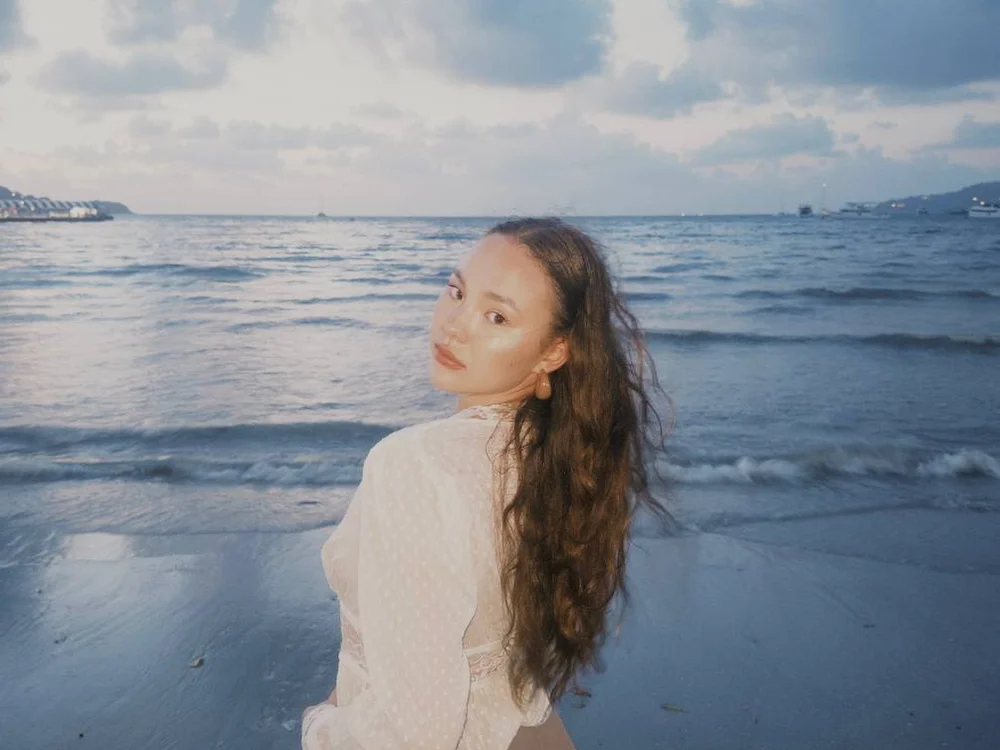 kamila_18_french cam model