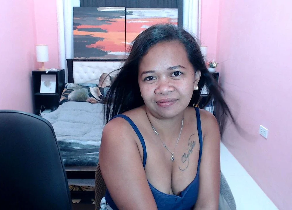 KittyKlara's Offline XXX Chat
