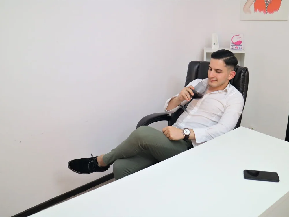 CalvinKevinn's Offline Chat Room