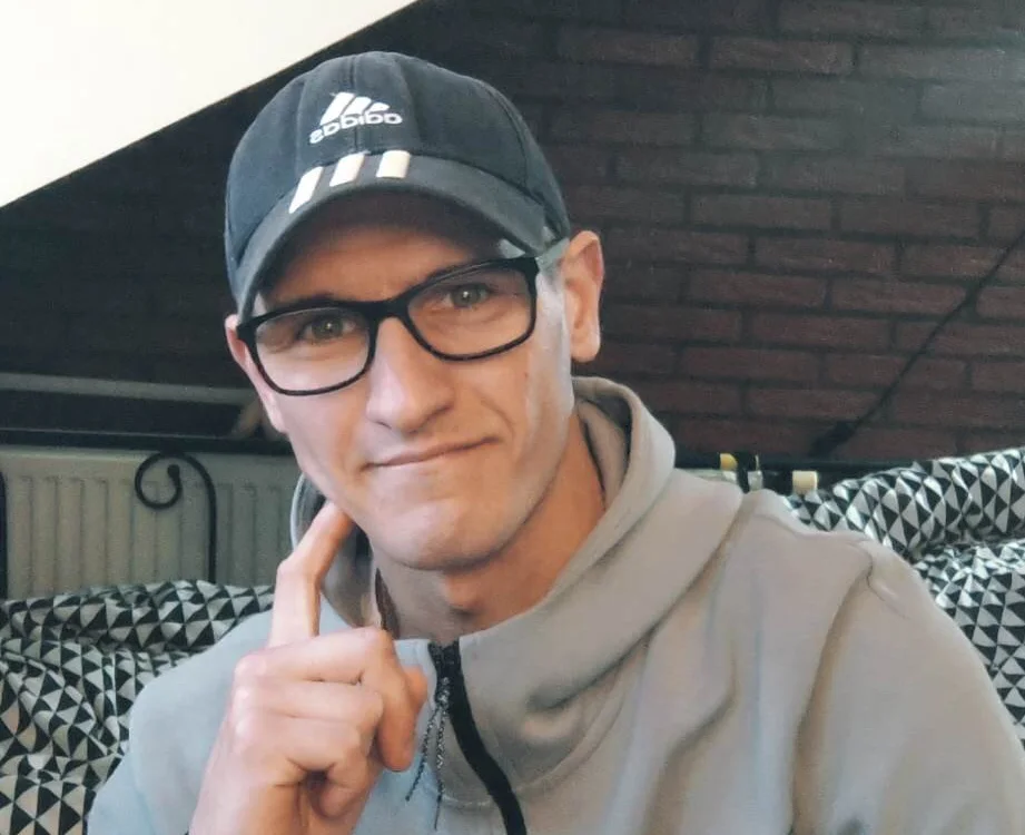 hubi1994's Offline Chat Room