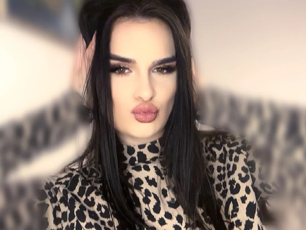 SweetEllaa's Offline XXX Chat