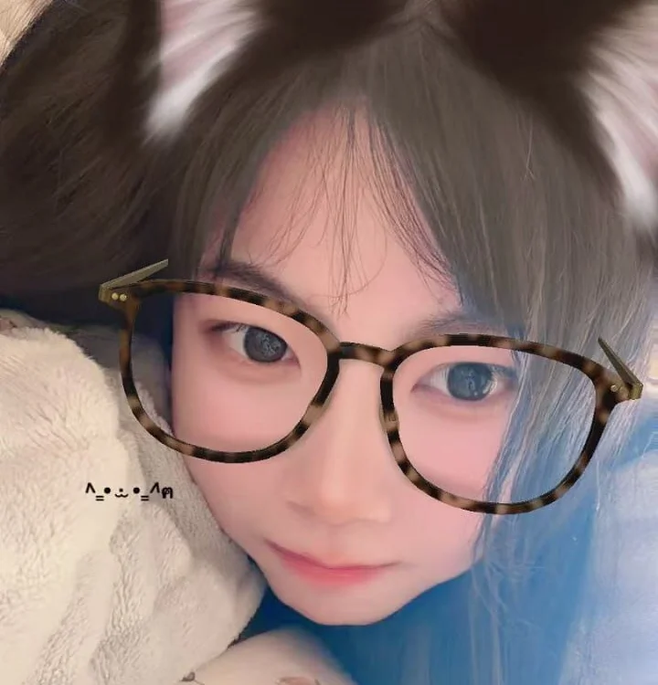 Xania_xx অফলাইন XXX চ্যাট