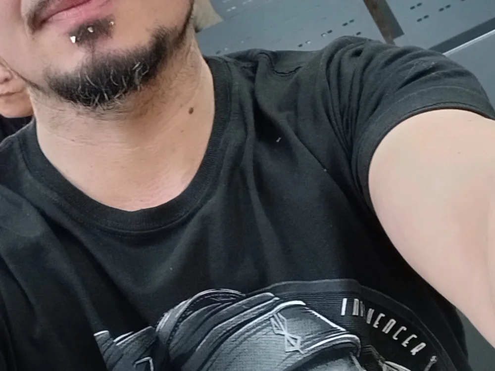 Tincho29's Offline Chat Room