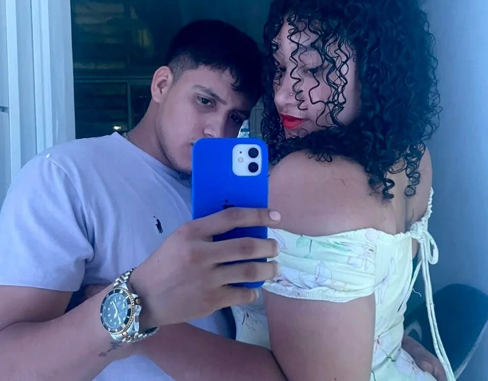 pareja_ardientes's most recent online preview