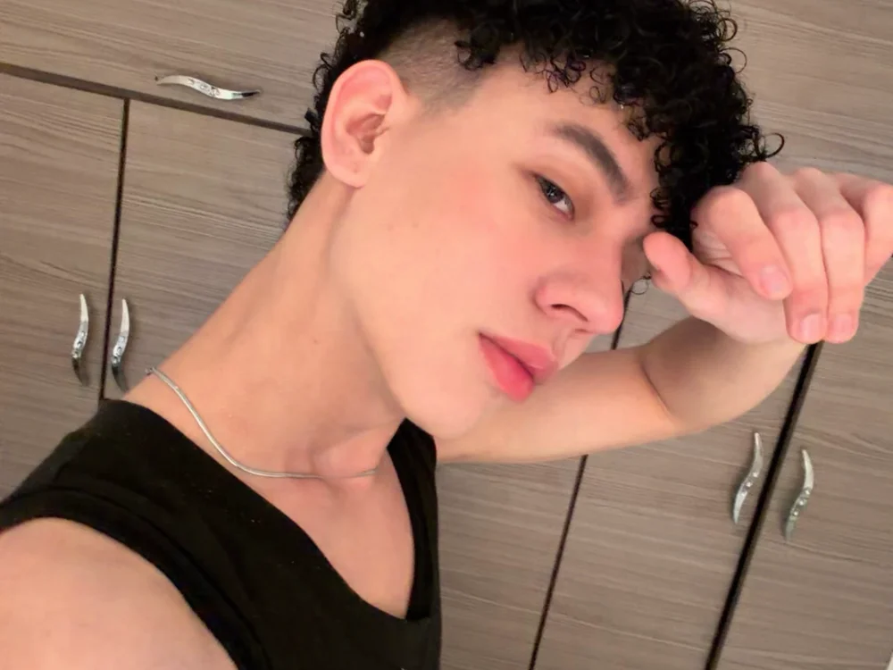 yoursexyjose Chat XXX offline