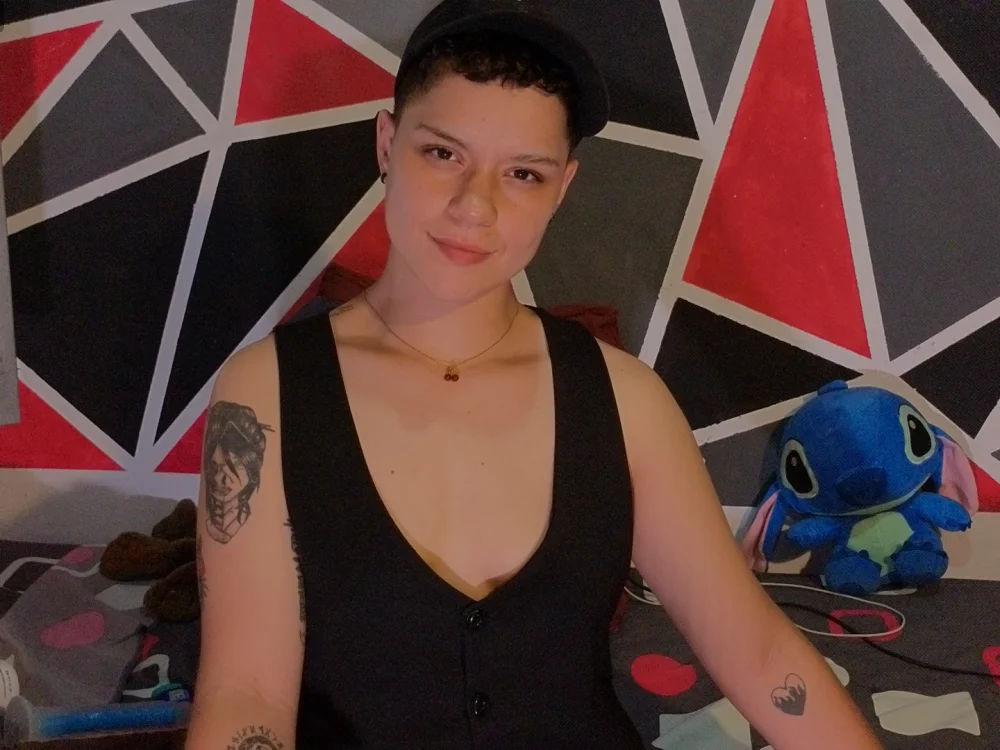 demimoore222 Offline XXX-Chat