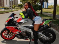 Shantall_willss's webcam live show