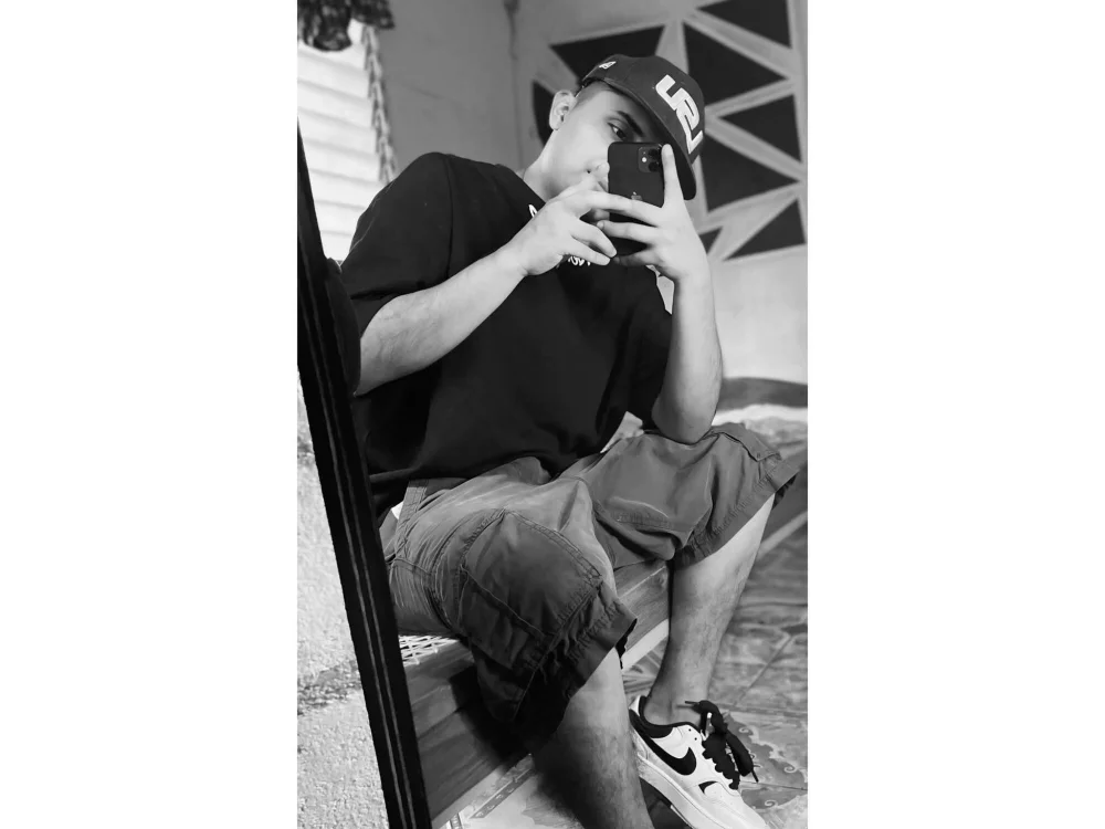 Jeerry229's Offline Chat Room