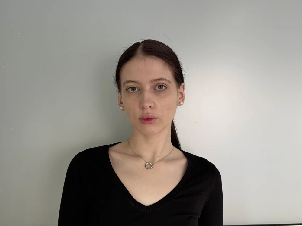 ElletteHartford's Offline Chat Room