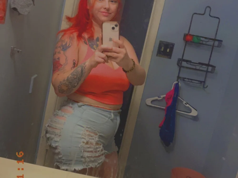 QueenThickWhiteGirl অফলাইন চ্যাট রুম